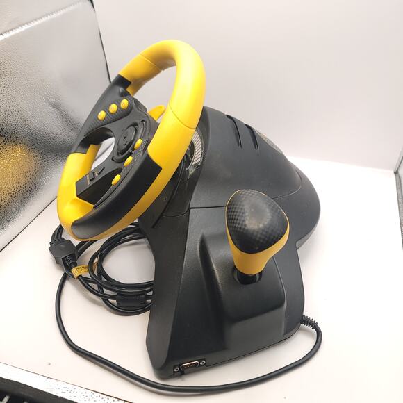 Mad Catz Sony Playstation Xbox Gamecube MC2 Racing Wheel Controller - Picture 3 of 11